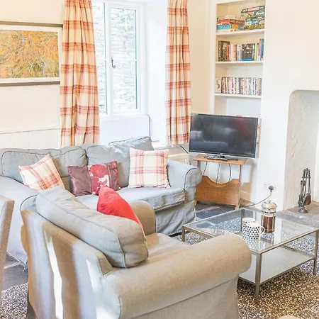 Melbourne House * Coniston