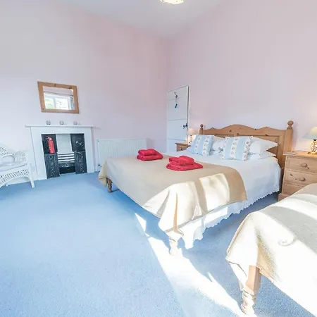 Melbourne House * Coniston