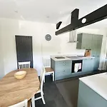 Holiday home Melbourne House *